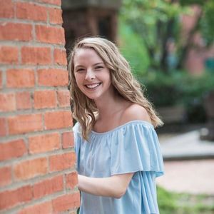 Meet your Posher, Emily